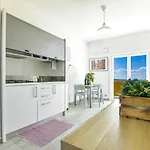 Aurora 4*